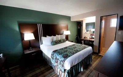 Photo 4 - Prospero's Flagship Inn