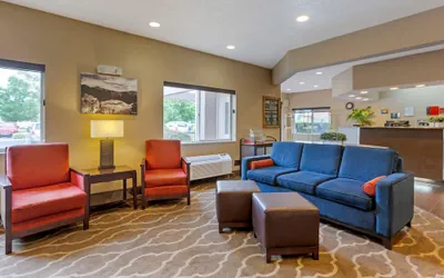 Photo 4 - Comfort Inn South
