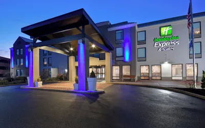 Photo 2 - Holiday Inn Express & Suites Allentown-Dorney Park Area by IHG