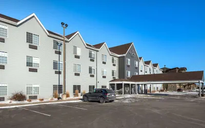 Photo 2 - Country Inn & Suites by Radisson, Watertown, SD