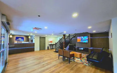 Photo 2 - Radiant Inn & Suites