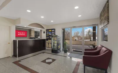 Photo 3 - Red Roof Inn Crossville