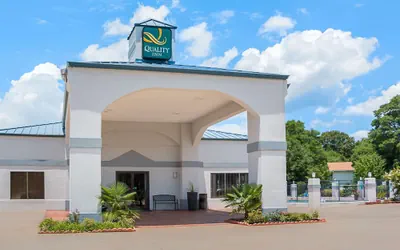 Photo 2 - Quality Inn Carthage