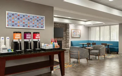 Photo 3 - Hampton Inn Bristol