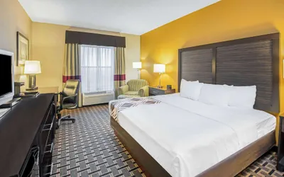 Photo 5 - La Quinta Inn & Suites by Wyndham Denison - N. Lake Texoma