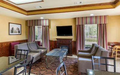 Photo 3 - Best Western Lindale Inn