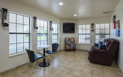 Photo 2 - Motel 6 Madisonville, TX