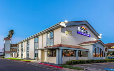 Photo 2 - Baymont by Wyndham McAllen/Pharr