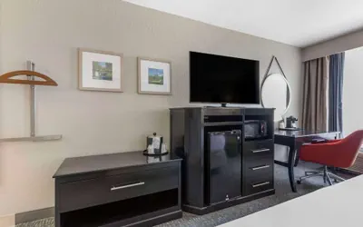 Photo 2 - Comfort Inn Plano-Dallas