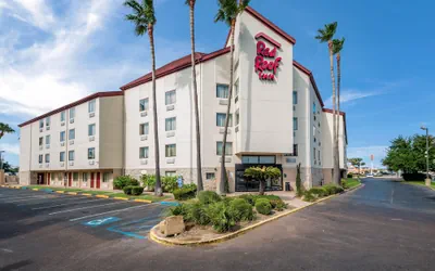 Photo 2 - Red Roof Inn Laredo