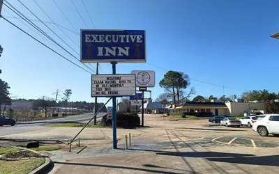 Photo 2 - Executive Inn