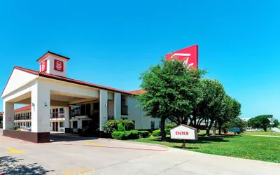 Photo 2 - Red Roof Inn Dallas - Mesquite/ Fair Park NE