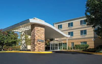 Photo 2 - Fairfield Inn & Suites by Marriott at Dulles Airport