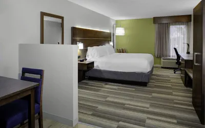Photo 4 - Holiday Inn Express Chester by IHG