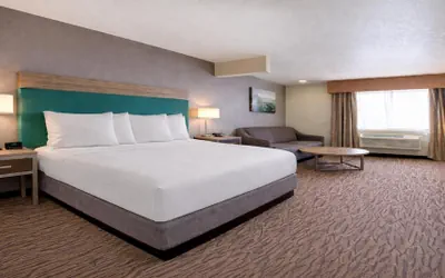 Photo 2 - Best Western Plus Peppertree Airport Inn