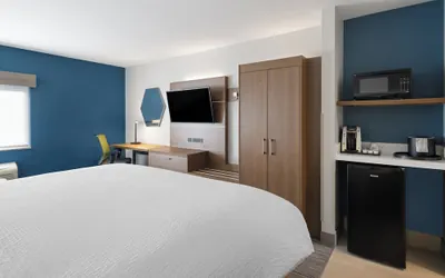 Photo 5 - Holiday Inn Express Sheboygan-Kohler by IHG