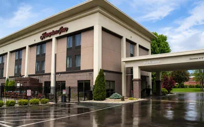 Photo 2 - Hampton Inn Summersville