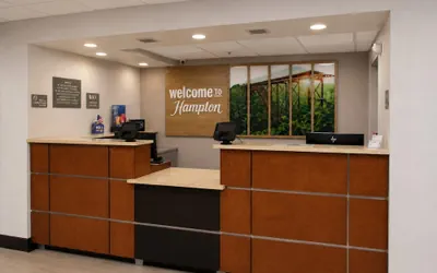 Photo 4 - Hampton Inn Summersville