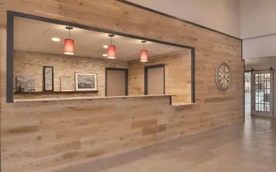 Photo 4 - Country Inn & Suites by Radisson, Germantown, WI