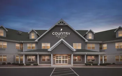 Photo 2 - Country Inn & Suites by Radisson, Germantown, WI