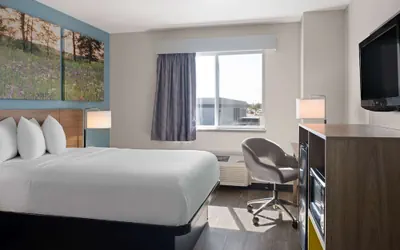 Photo 2 - Days Inn by Wyndham Neenah