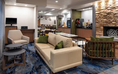 Photo 4 - Fairfield Inn & Suites by Marriott Beloit