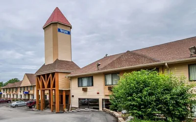 Photo 2 - Rodeway Inn & Suites Madison East