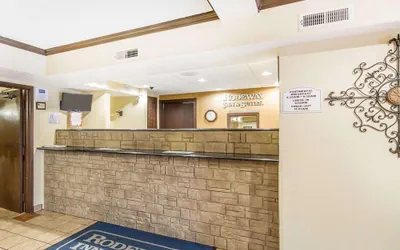 Photo 3 - Rodeway Inn & Suites Madison East
