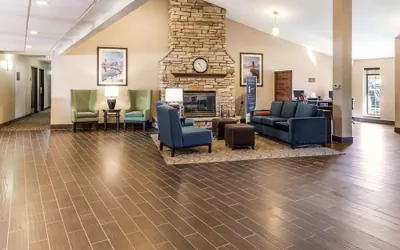 Photo 2 - Comfort Inn Waukesha - Milwaukee West