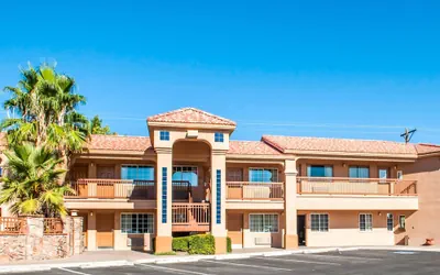 Photo 2 - Quality Inn & Suites Las Cruces - University Area