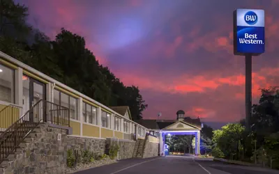 Photo 2 - Best Western Fort Lee