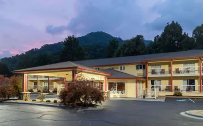 Photo 2 - Ramada by Wyndham Maggie Valley