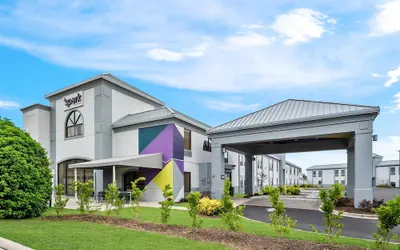 Photo 2 - Spark by Hilton Spring Lake Fayetteville
