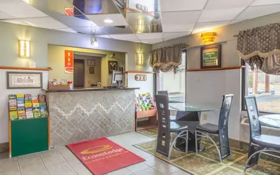 Photo 5 - Econo Lodge Clarks Summit - Scranton