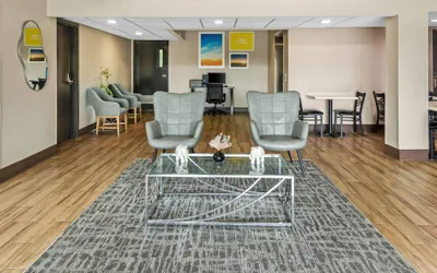 Photo 4 - Days Inn & Suites by Wyndham DeSoto