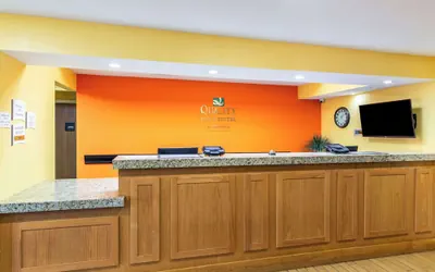 Photo 3 - Quality Inn Texas City I-45