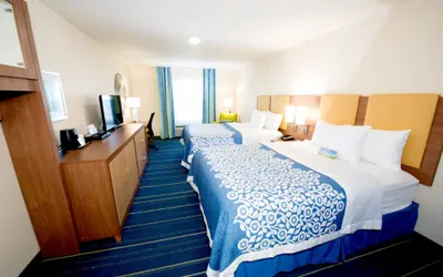 Photo 5 - Arya Inn & Suites Farmers Branch
