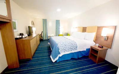 Photo 4 - Arya Inn & Suites Farmers Branch