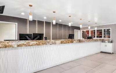 Photo 3 - Best Western Plus Abbey Inn