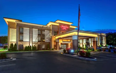 Photo 2 - Hampton Inn Batesville