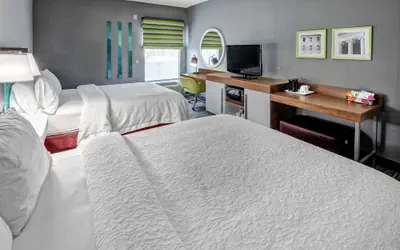 Photo 4 - Hampton Inn Batesville