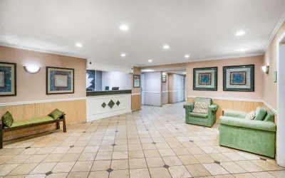 Photo 3 - La Quinta Inn & Suites by Wyndham Nashville Franklin