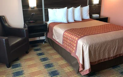 Photo 2 - Regency Inn & Suites