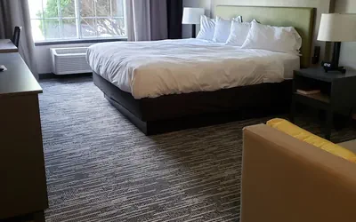 Photo 3 - Country Inn & Suites by Radisson, Detroit Lakes