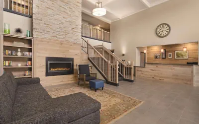 Country Inn & Suites by Radisson, Detroit Lakes