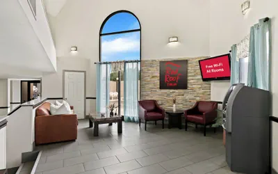 Photo 3 - Red Roof Inn & Suites Duncan