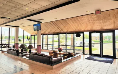 Photo 5 - Days Inn by Wyndham Bay City