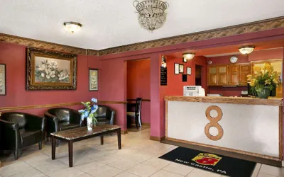Photo 4 - Super 8 by Wyndham New Castle