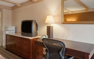 Photo 4 - Knights Inn Greensburg