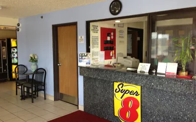 Photo 4 - Super 8 by Wyndham New Castle